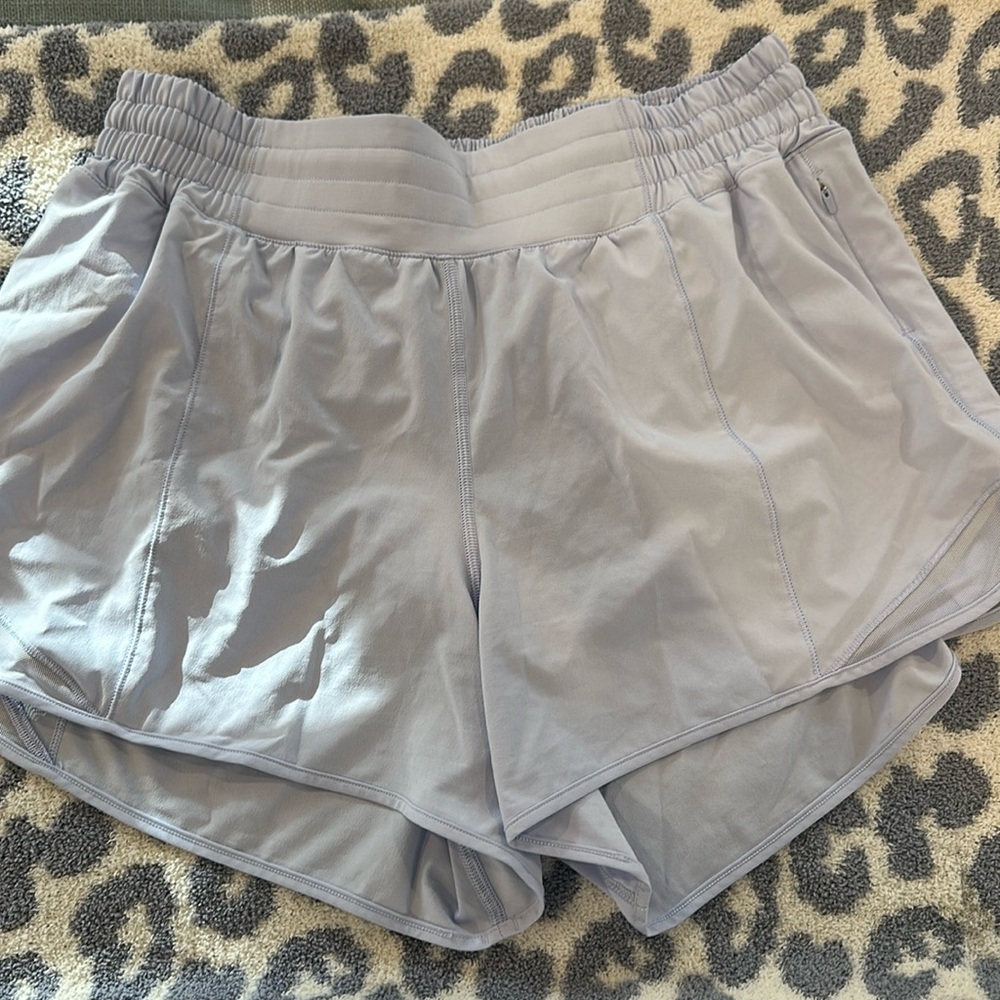 Lululemon Hotty hot 4”